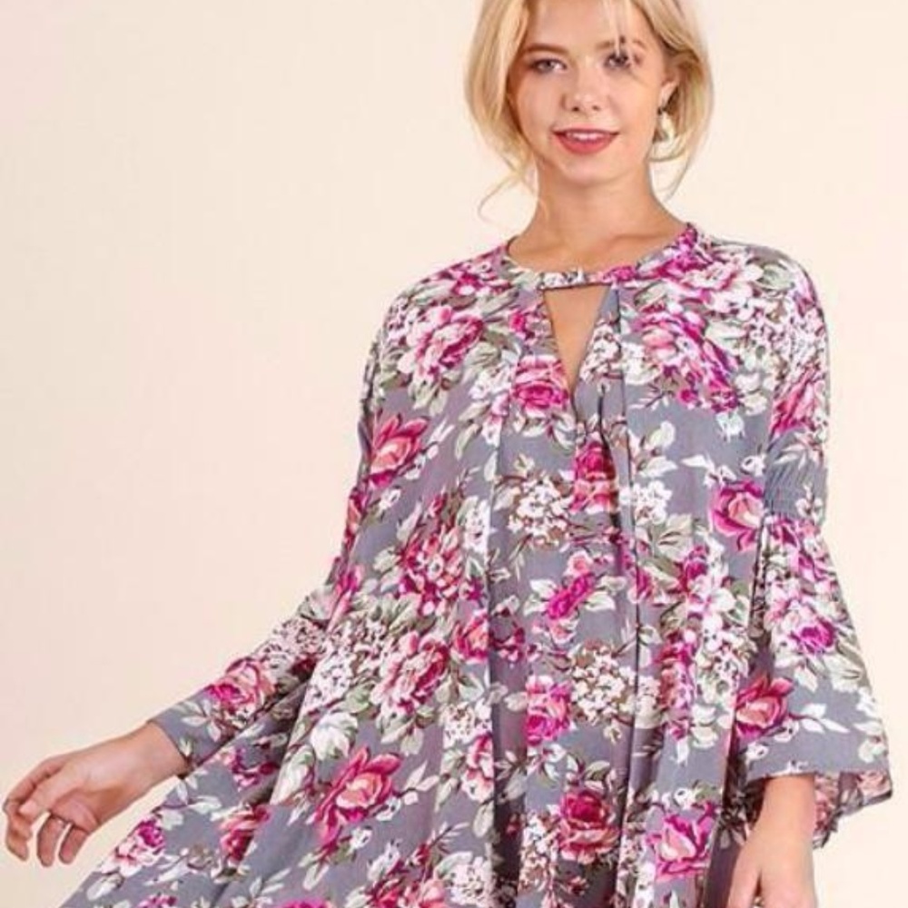 3/$15 Umgee Floral bell sleeve Swing dress